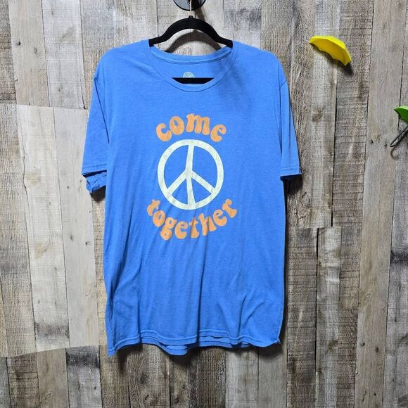 Be Hippy Blue Come Together Peace Sign Graphic T-Shirt Unisex - Picture 1 of 5